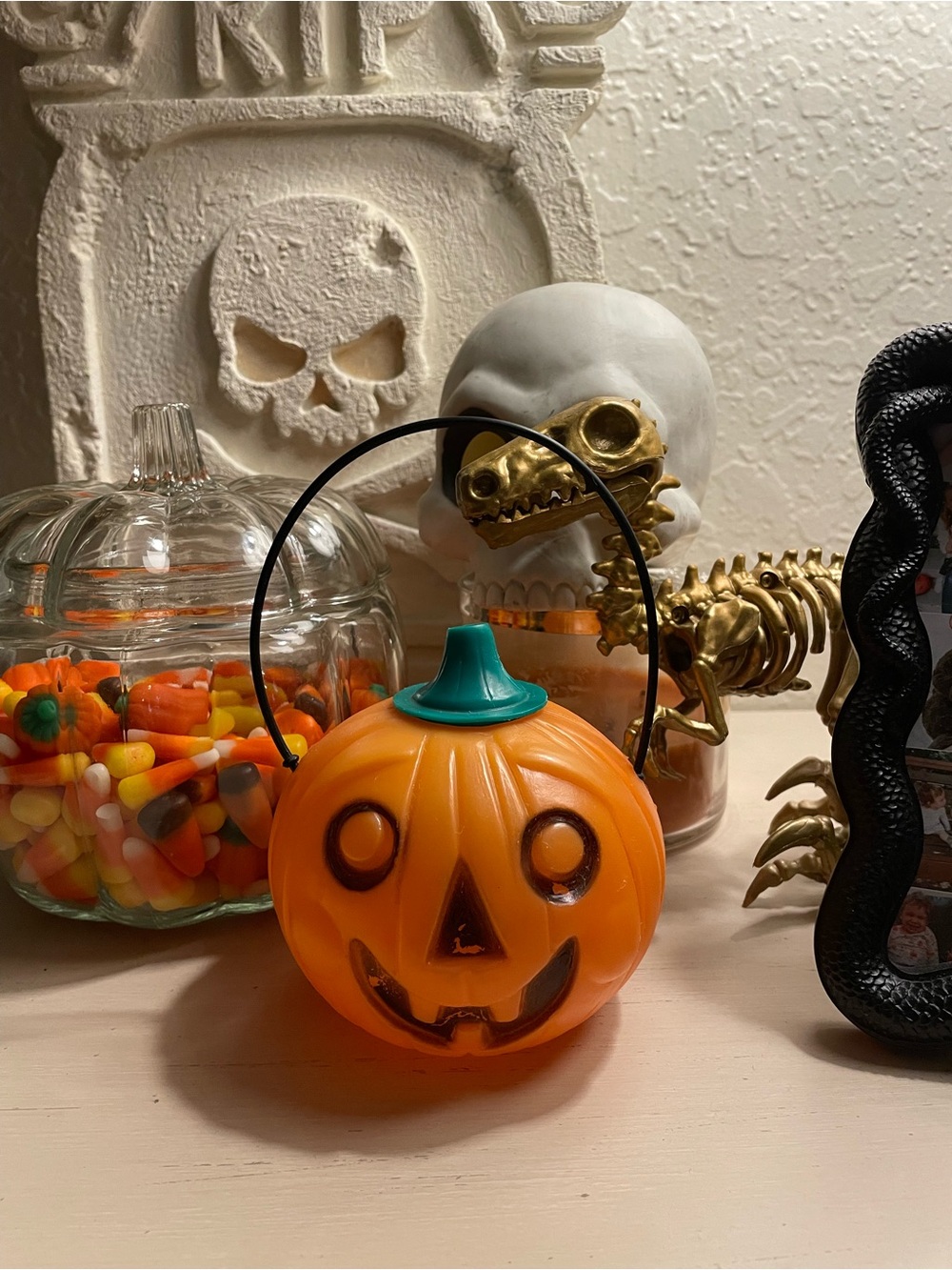 Vintage plastic mini blow mold jack-o'-lantern candy pail green lid handle